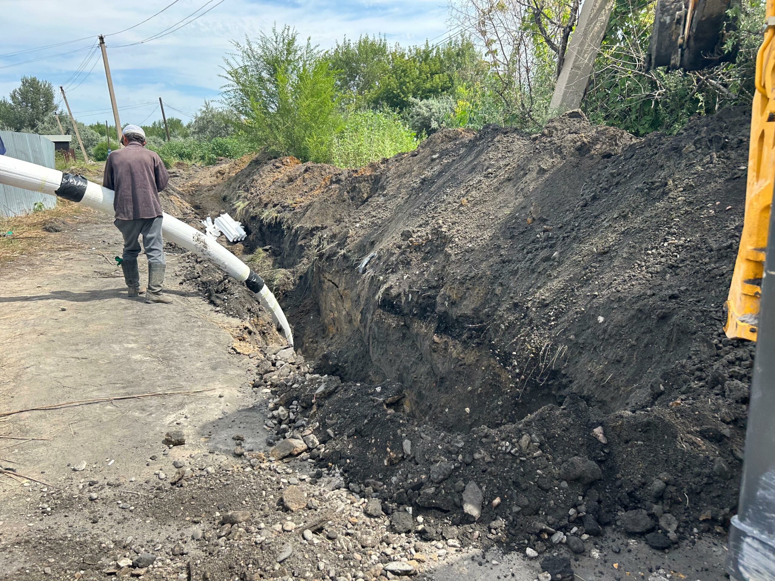 Прокладка водопровода. Кордон. Семей. Улица Карагайлы и Грязнова.