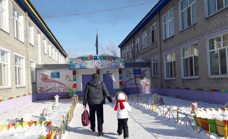 Садики темиртау. Детский садик Балапан семей. Садик Айдана семей в 2015.