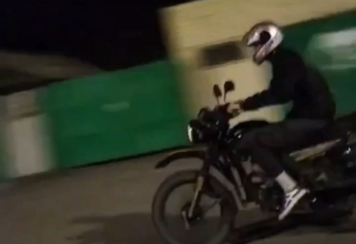 15-летний мотоциклист устроил гонки, убегая от полицейских в области Абай.