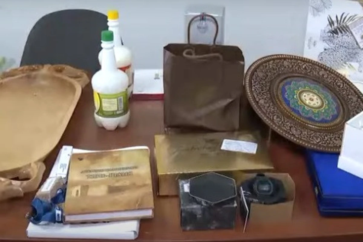 Сколько подарков сдали казахстанские госслужащие за год 