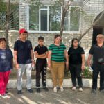 «Опасный двор и аварийный дом по соседству»: жители Ауэзова, 79а рассказали о своих проблемах