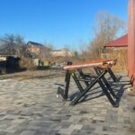 «Срезали тренажеры»: жители 19 линии требуют разъяснений по благоустройству двора